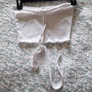 Junior Destined Size Medium White Halter Crop Top w/ Tie Neck
